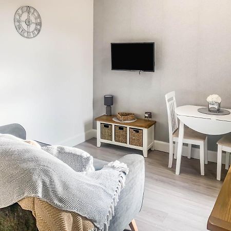 The Rosebery Retreat By The Castle 1-Bed Apartment Инвернес Екстериор снимка