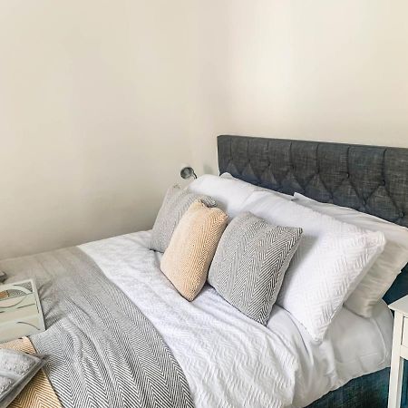 The Rosebery Retreat By The Castle 1-Bed Apartment Инвернес Екстериор снимка
