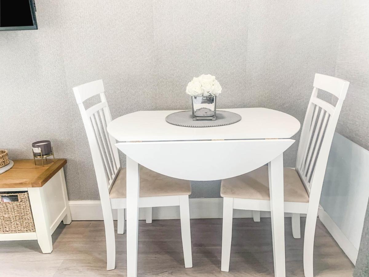 The Rosebery Retreat By The Castle 1-Bed Apartment Инвернес Екстериор снимка