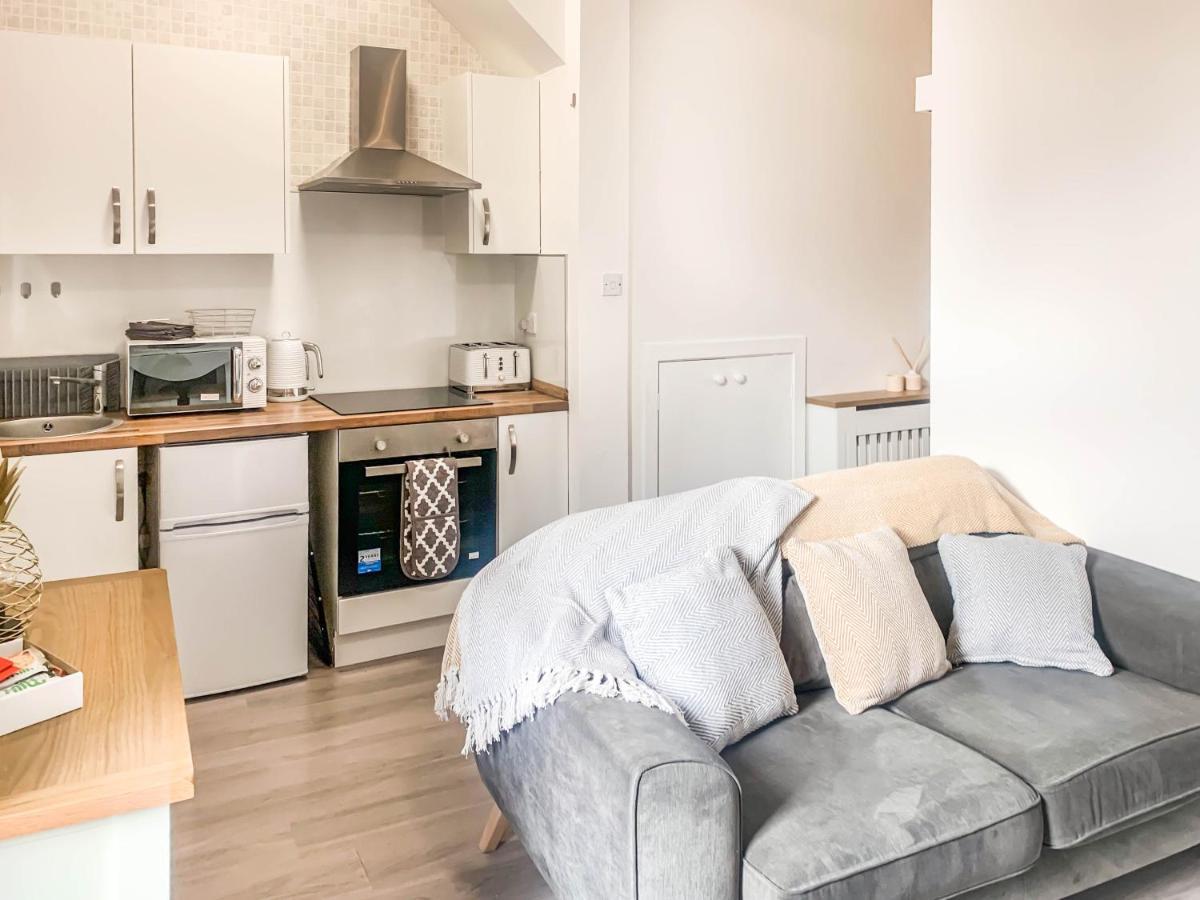 The Rosebery Retreat By The Castle 1-Bed Apartment Инвернес Екстериор снимка