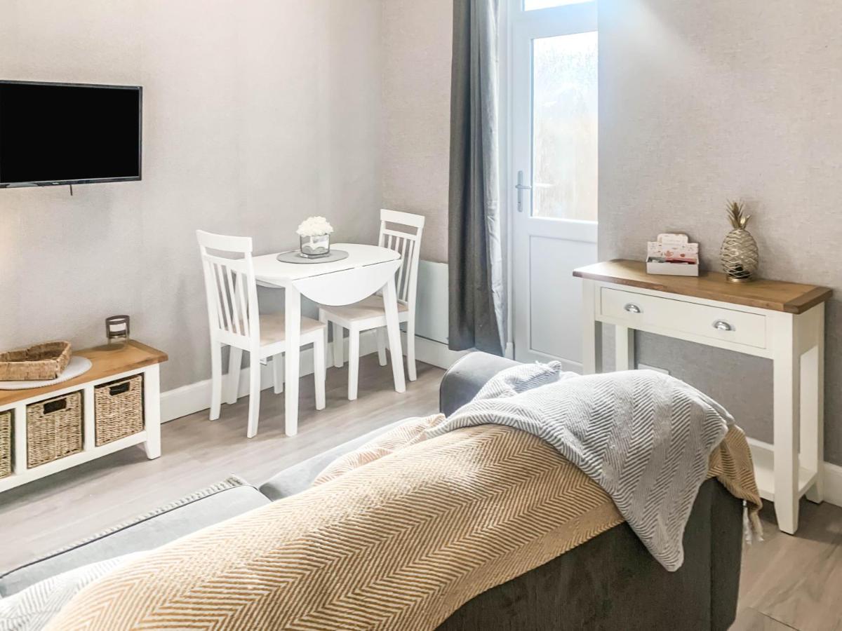 The Rosebery Retreat By The Castle 1-Bed Apartment Инвернес Екстериор снимка