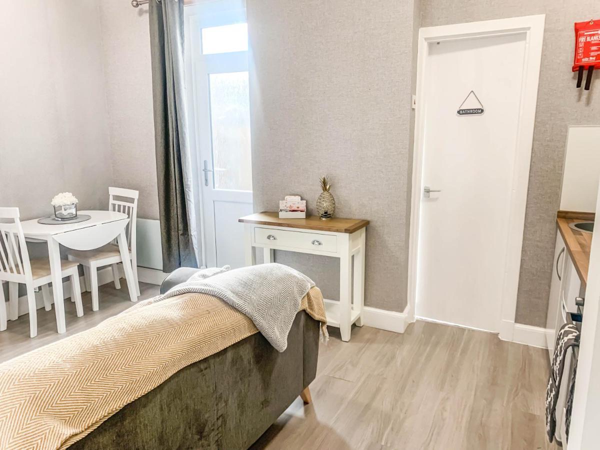 The Rosebery Retreat By The Castle 1-Bed Apartment Инвернес Екстериор снимка