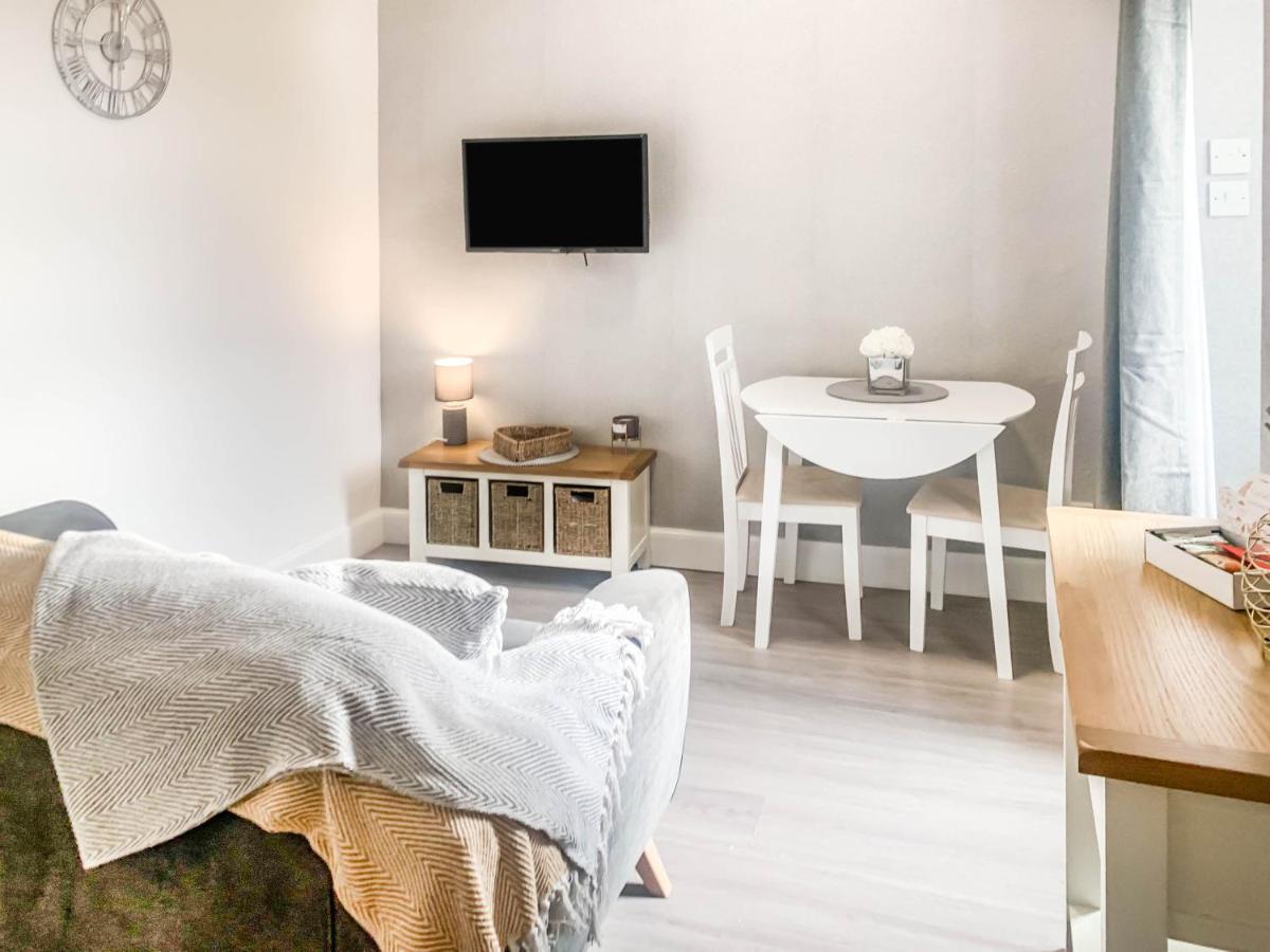 The Rosebery Retreat By The Castle 1-Bed Apartment Инвернес Екстериор снимка
