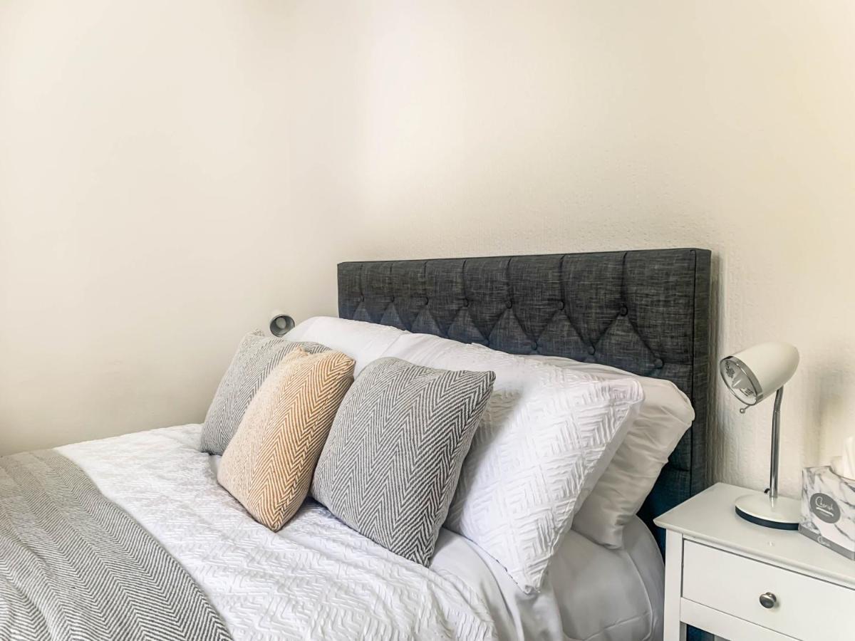 The Rosebery Retreat By The Castle 1-Bed Apartment Инвернес Екстериор снимка