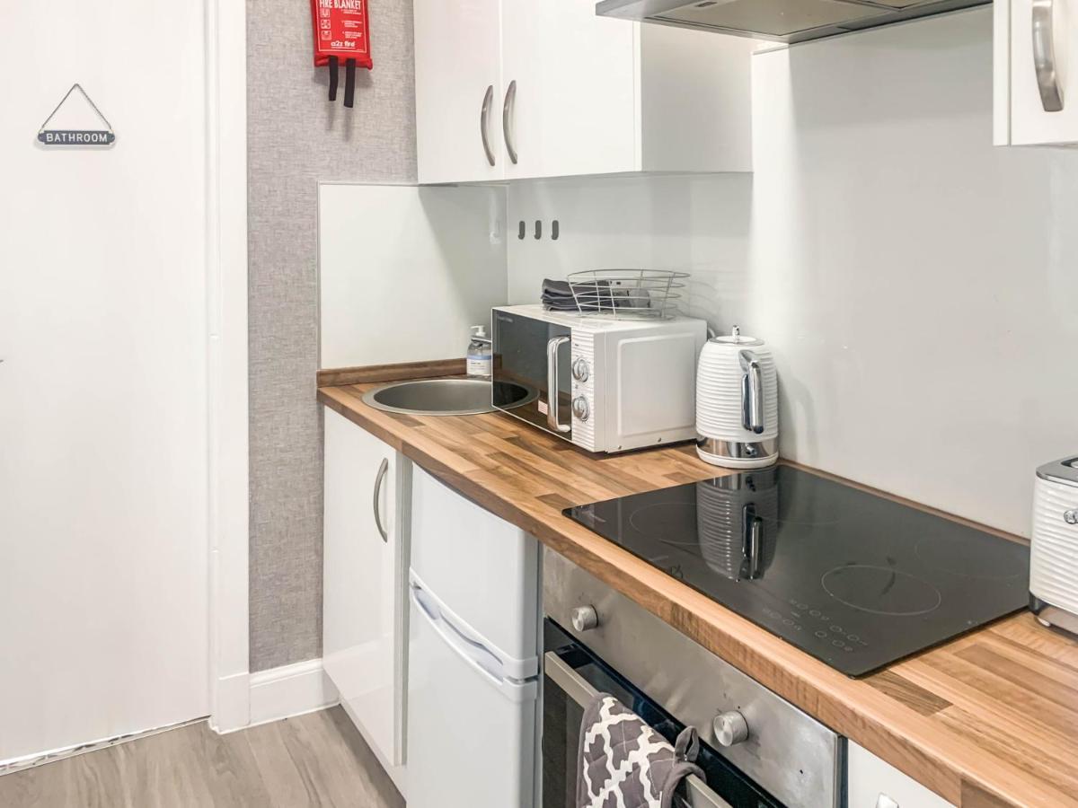 The Rosebery Retreat By The Castle 1-Bed Apartment Инвернес Екстериор снимка