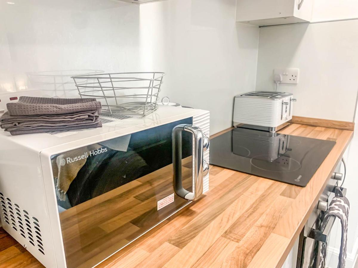 The Rosebery Retreat By The Castle 1-Bed Apartment Инвернес Екстериор снимка