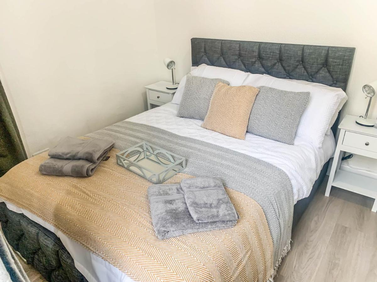 The Rosebery Retreat By The Castle 1-Bed Apartment Инвернес Екстериор снимка