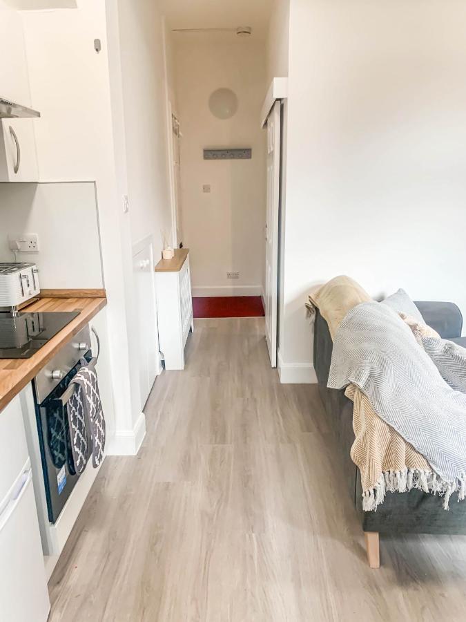 The Rosebery Retreat By The Castle 1-Bed Apartment Инвернес Екстериор снимка