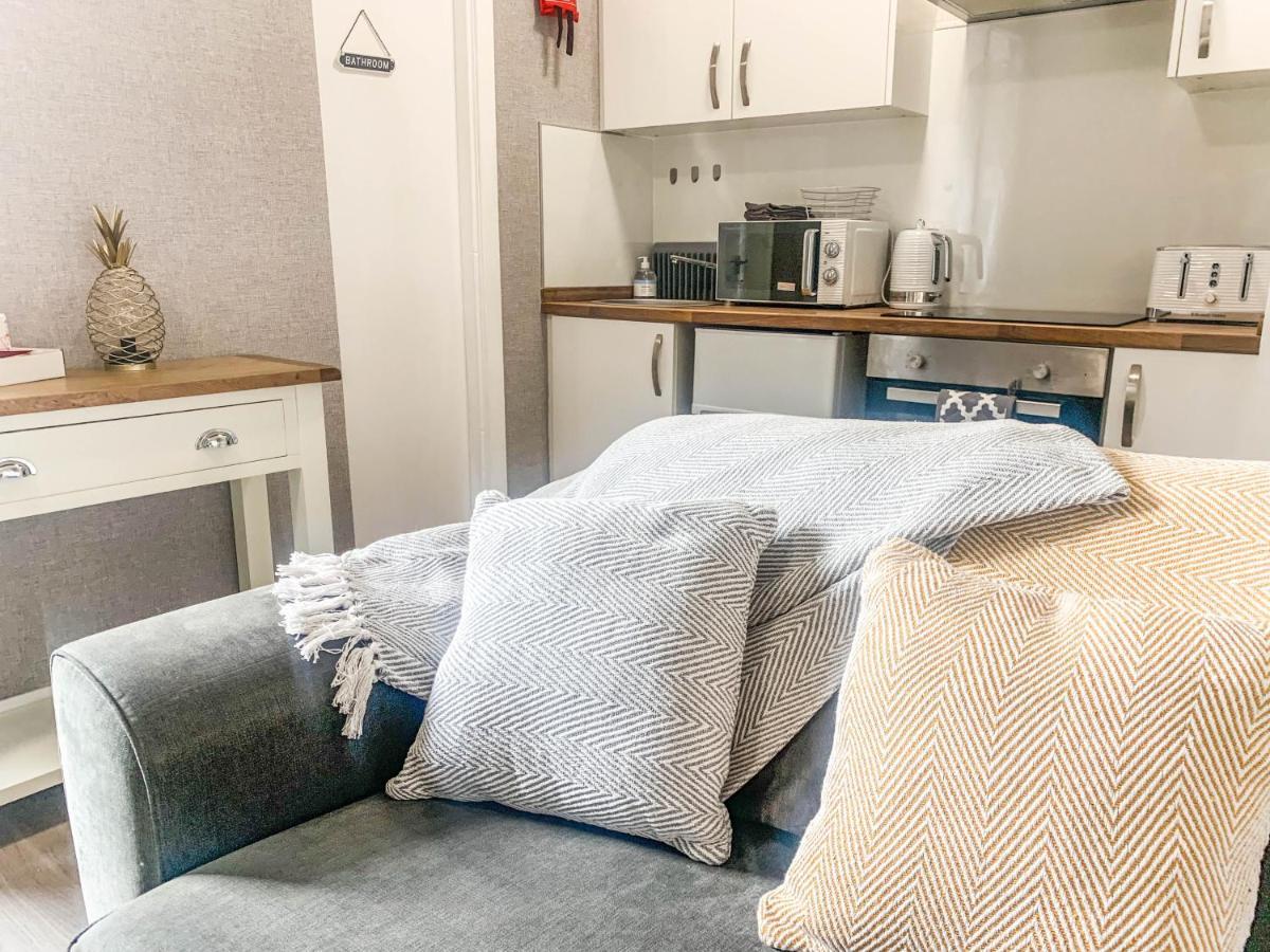 The Rosebery Retreat By The Castle 1-Bed Apartment Инвернес Екстериор снимка